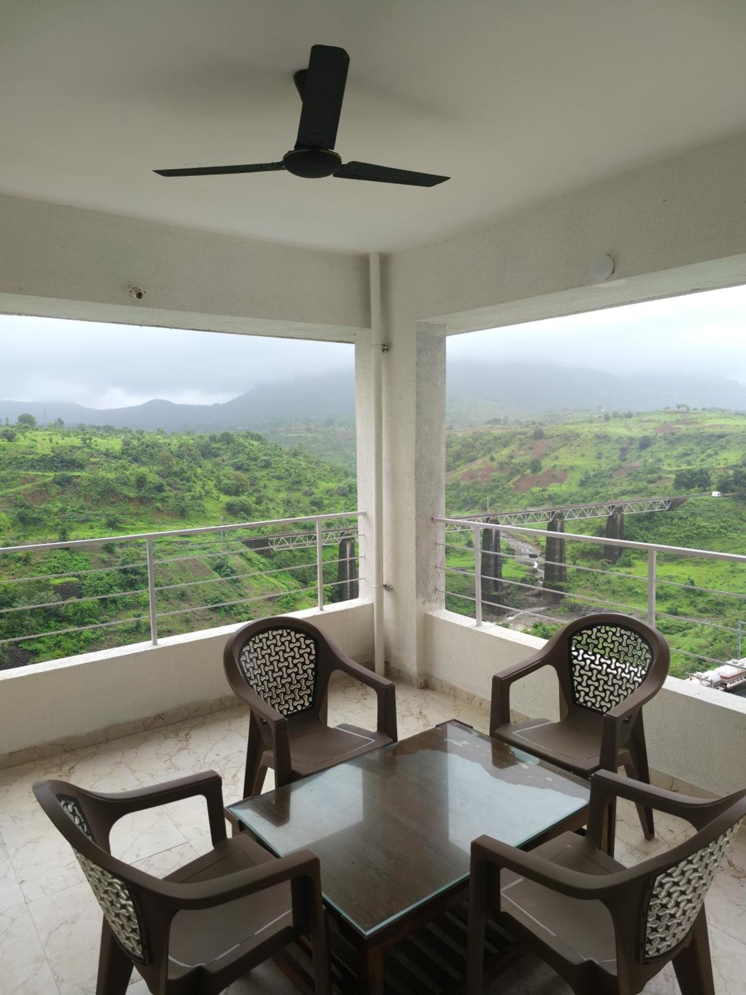 Oxi Valley Resort Igatpuri Exteriör bild